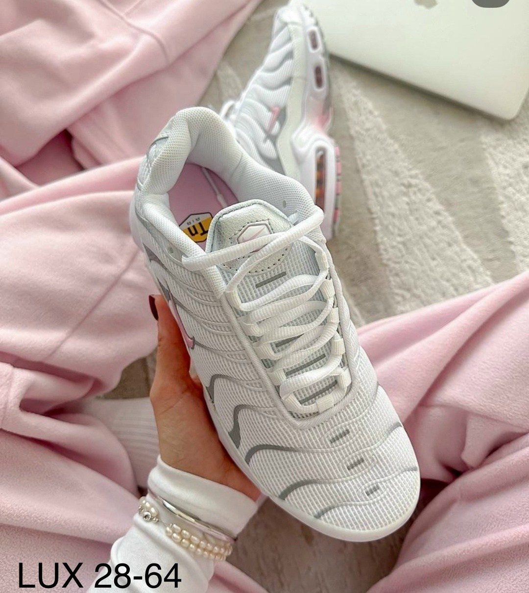 кроссовки спортивные air max tn plus nike,кроссовки летние спортивные nike air max tn plus,найк тн плюс air max plus tn white/pink,кроссовки женские air max tn plus nike,кроссовки air max tn plus nike