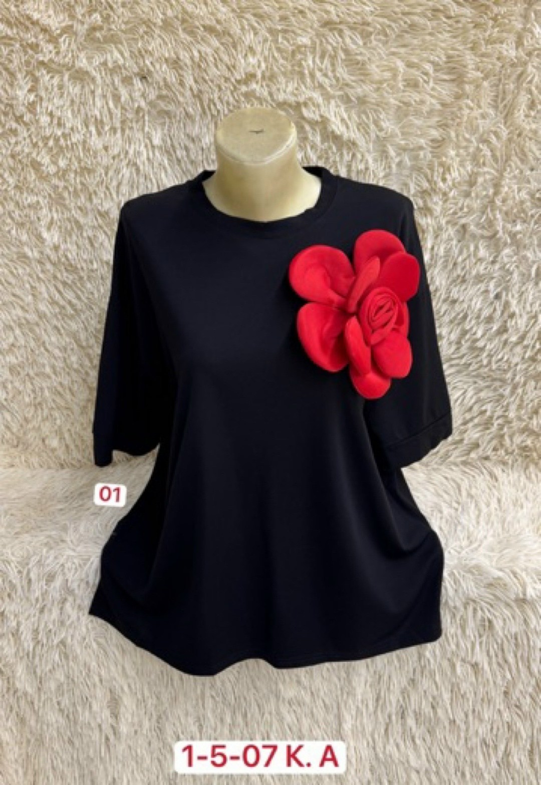 футболки женская,футболка с объемным цветком,футболка с объемными цветами,футболка с цветами,женская свободная хлопковая футболка с объемными цветами