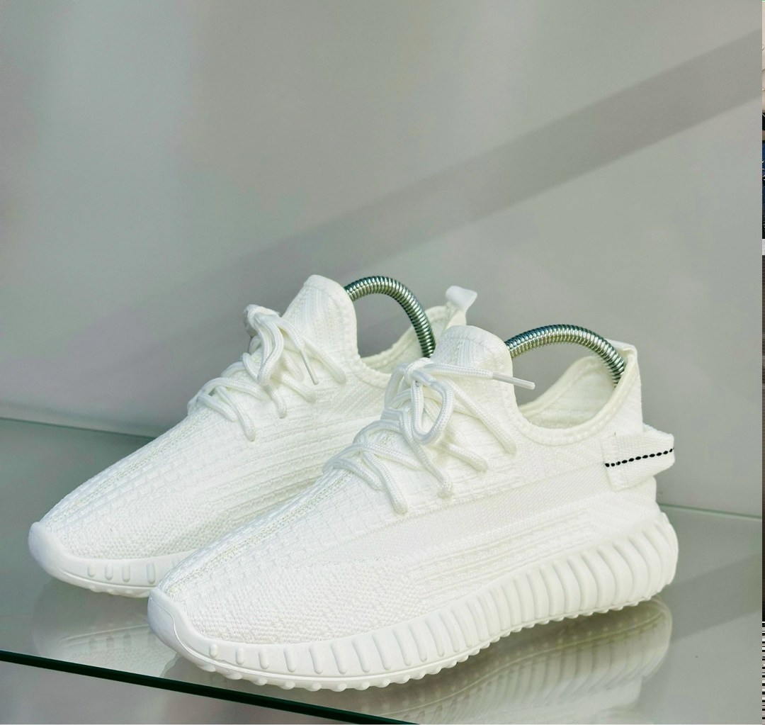 кроссовки женские белый,кроссовки,женские кроссовки,кроссовки ,кроссовки изики