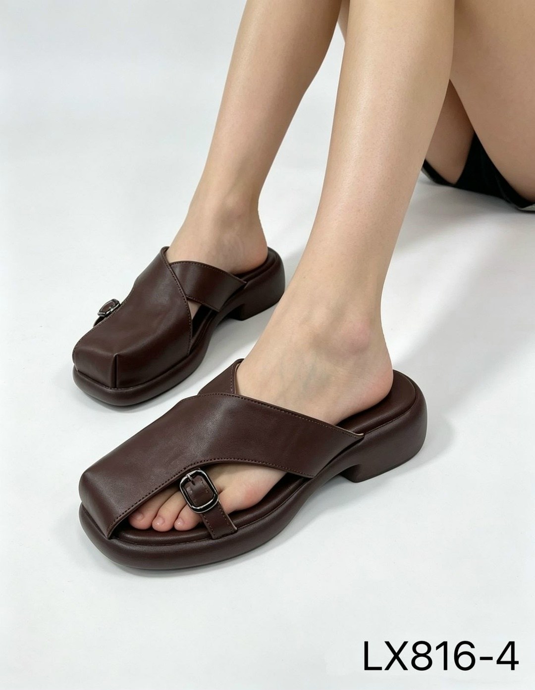 ,шлепанцы женские,модные шлепанцы,женские шлепки,шлепанцы летние