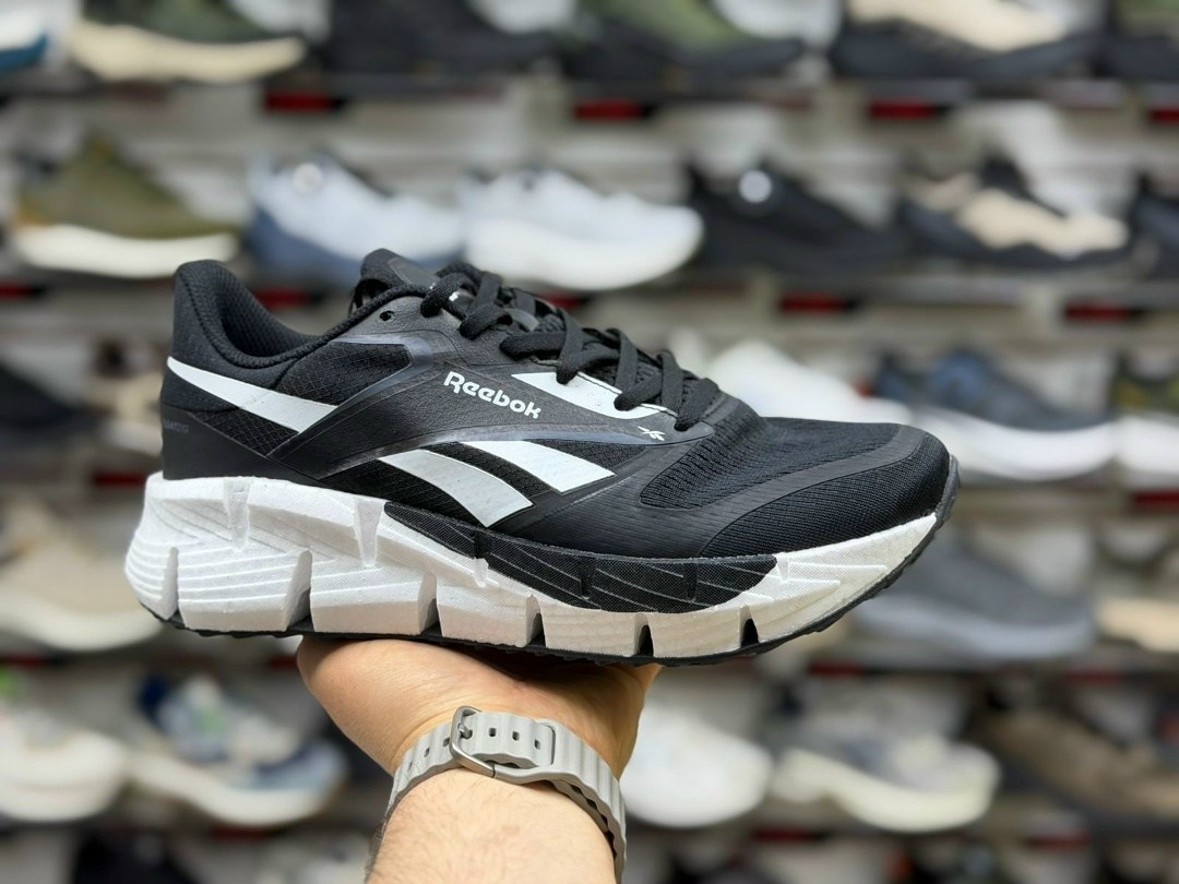 кроссовки reebok,мужские кроссовки reebok,кроссовки reebok zig dynamica,кроссовки reebok energen tech plus,черные кроссовки reebok