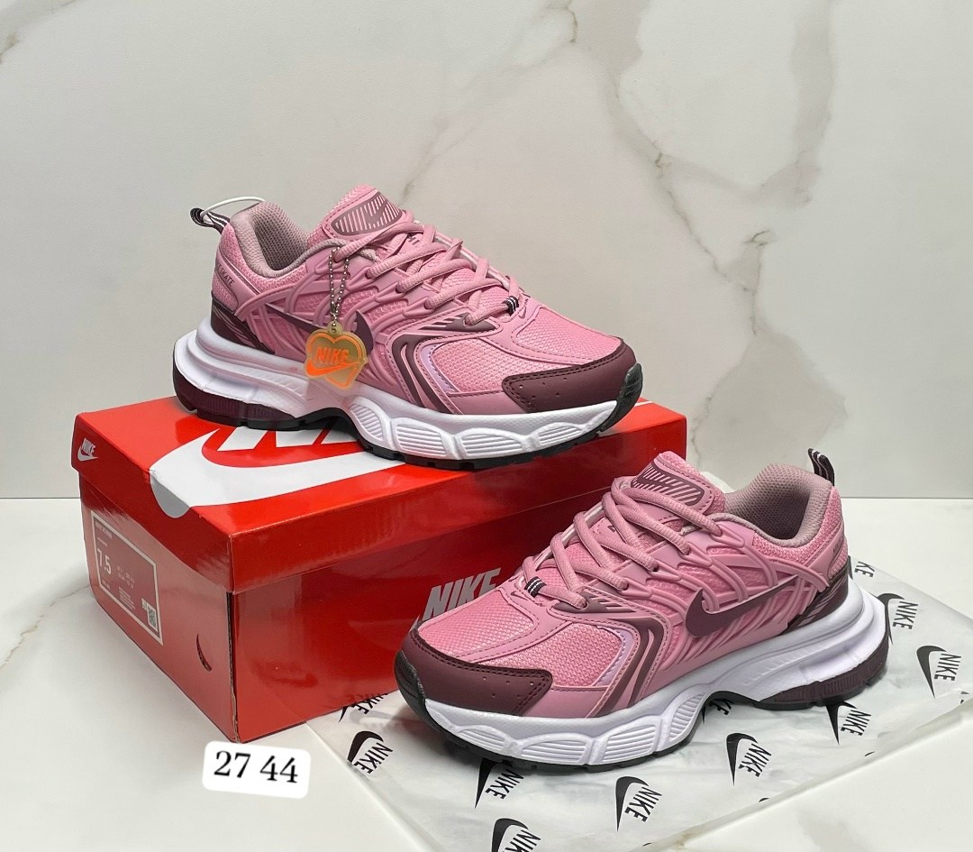 кроссовки,женские кроссовки,nike женские кроссовки,кроссовки nike,спортивная