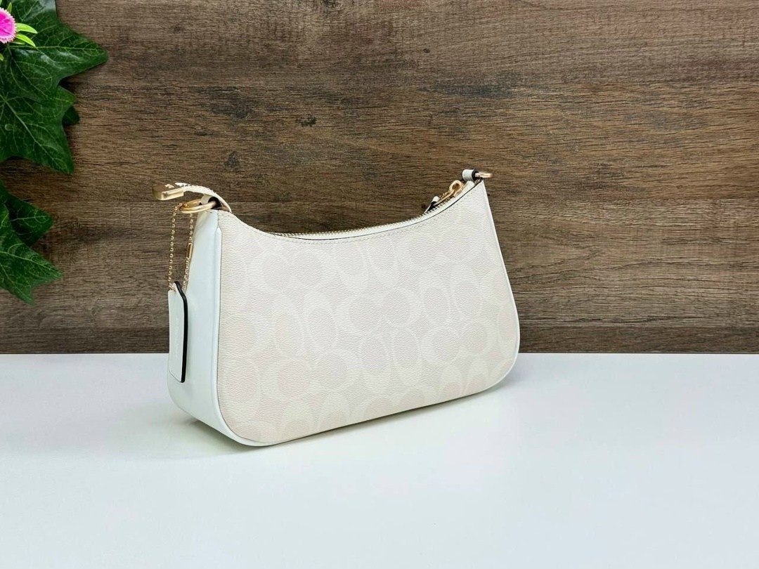 женская сумка coach,сумка coach,coach сумка на плечо,сумка coach белая,сумка coach teri белая кожаная