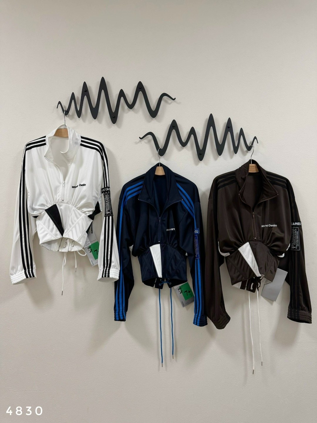 укороченная кофта адидас,куртка бомбер,adidas jacket,укороченная куртка,спортивная куртка