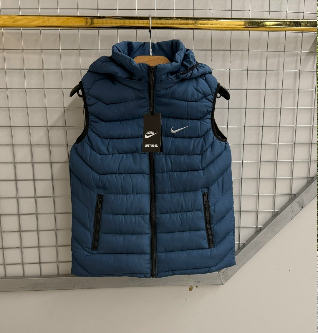 жилет мужской,жилетка nike,жилетка мужская,жилет безрукавка,жилет мужской утепленный рибок
