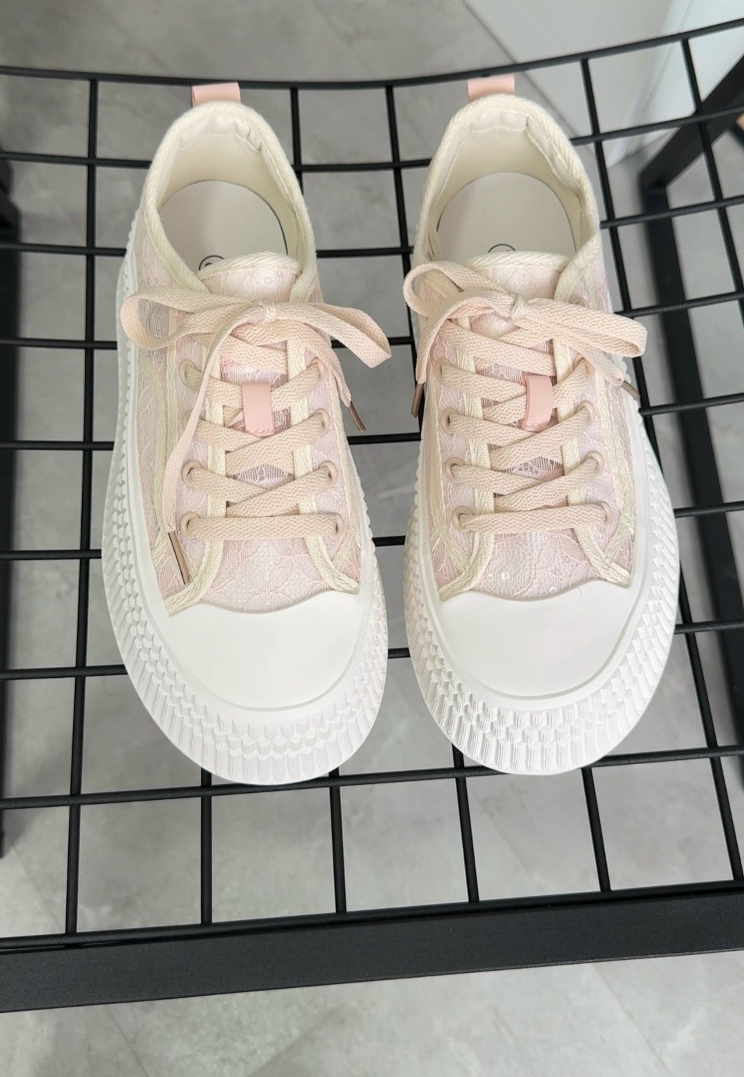 ,женские кроссовки,кеды женски,кеды на высокой подошве женские,кеды с розовой подошвой