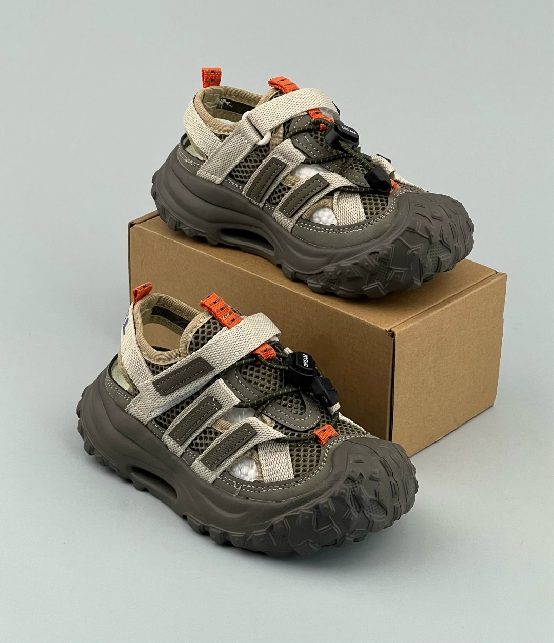 balenciaga defender кроссовки,кроссовки balenciaga,кроссовки,кроссовки track balenciaga,balenciaga кроссовки track clear sole