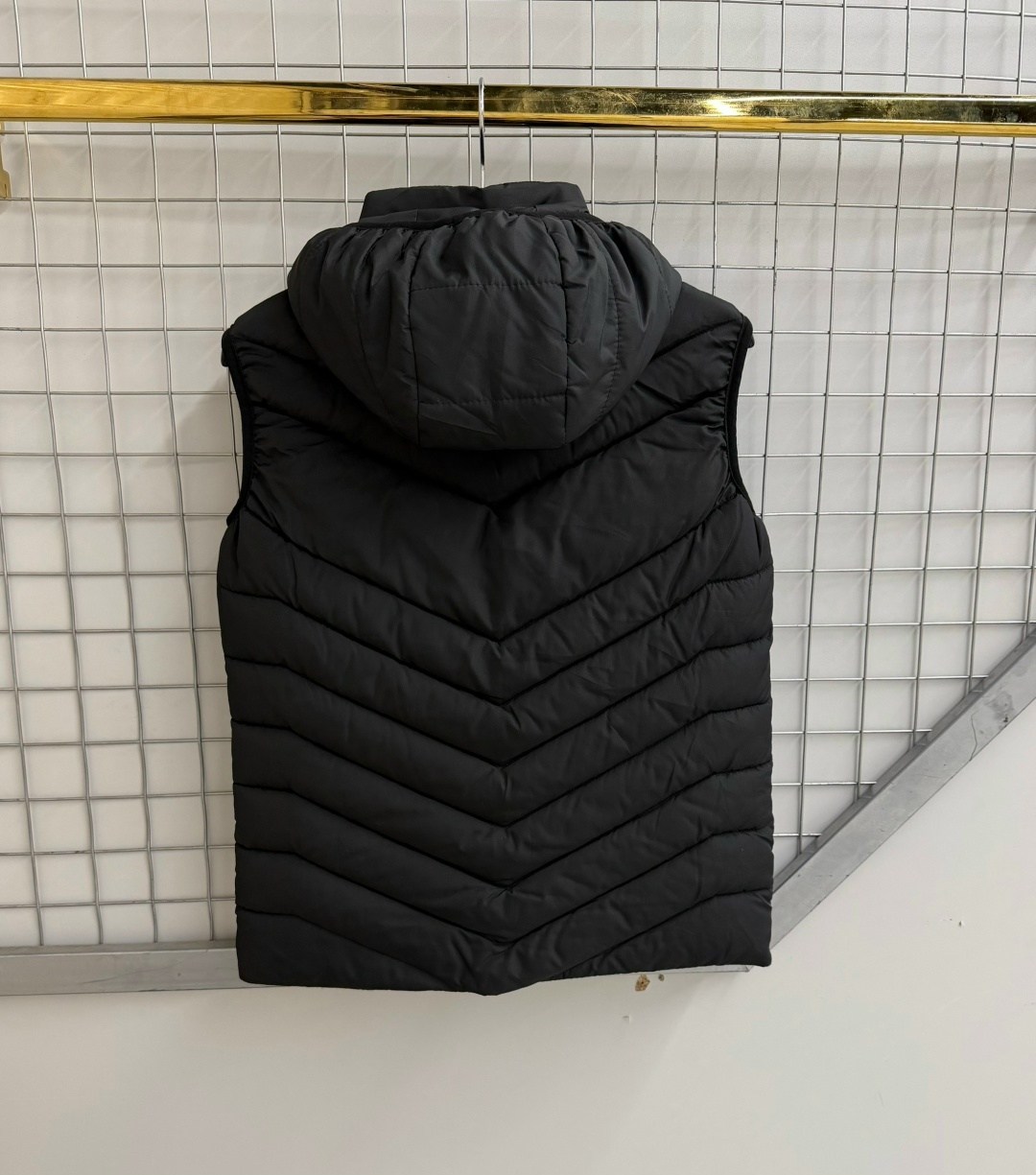 жилет adidas,жилет утепленный adidas,мужские жилеты adidas,жилетка adidas,жилетка теплая adidas