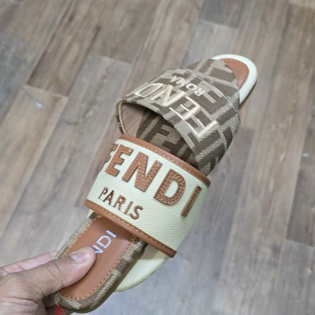 шлепанцы fendi,тапочки fendi,шлепки фенди,,шлепки fendi женские
