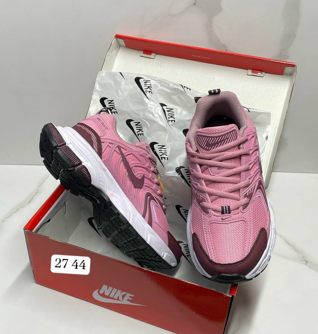 кроссовки,женские кроссовки,nike женские кроссовки,кроссовки nike,спортивная