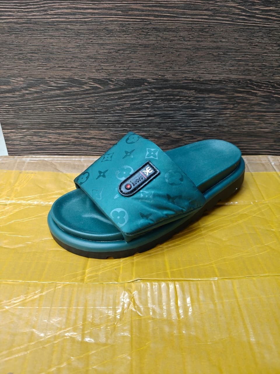 шлепанцы женские луи виттон,,шлепанцы луи виттон,шлепки луи витон,шлепанцы louis vuitton