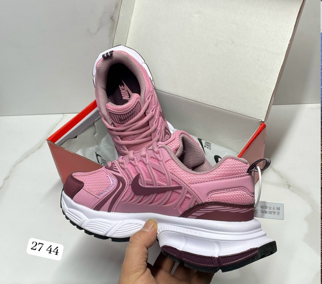 кроссовки,женские кроссовки,nike женские кроссовки,кроссовки nike,спортивная