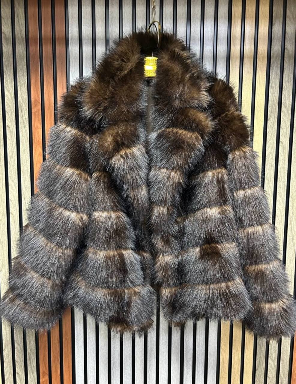 женская шуба из меха енота,шуба из чернобурки,шуба из енота,женская шуба,мех енот