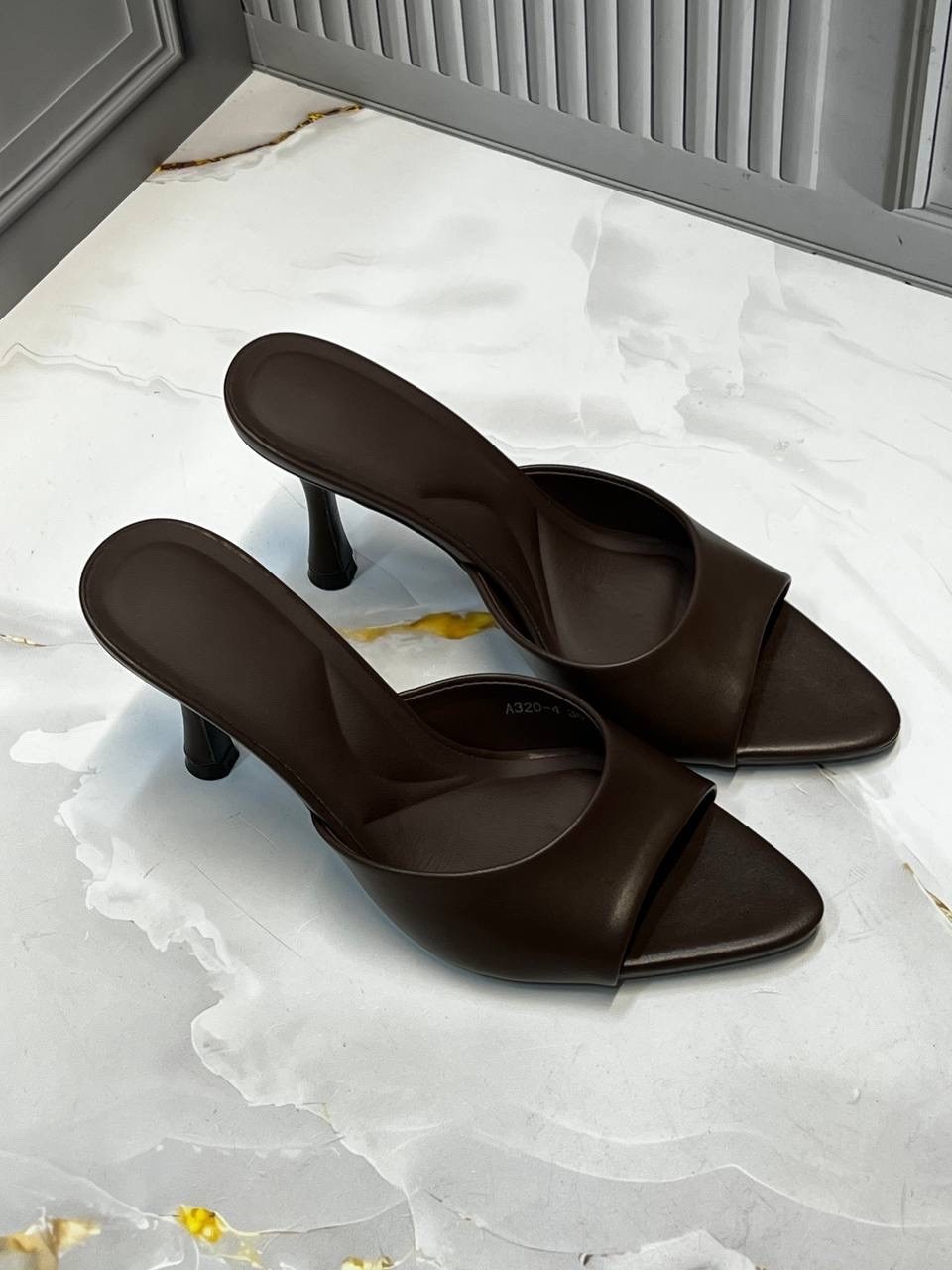 босоножки на каблуках,мюли женские,женские босоножки,мюли лаковые,мюли на каблуке