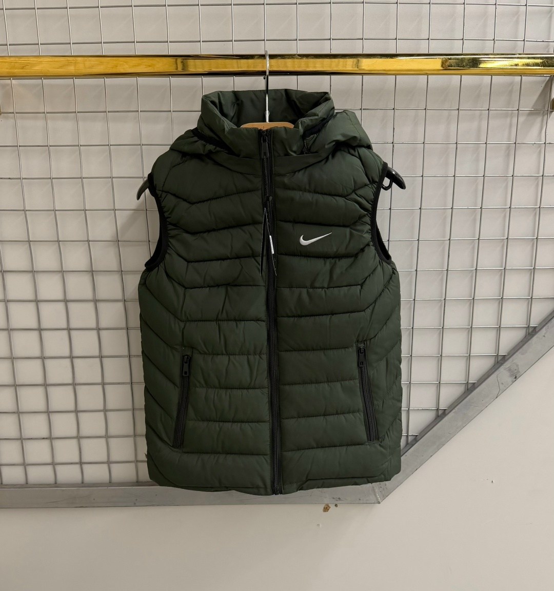 жилет мужской,жилетка nike,жилетка мужская,жилет безрукавка,жилет мужской утепленный рибок