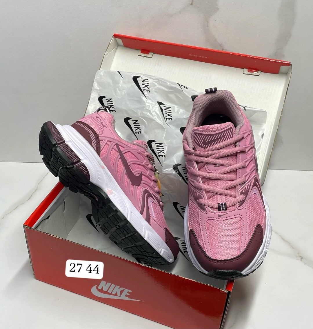 кроссовки,женские кроссовки,nike женские кроссовки,кроссовки nike,спортивная