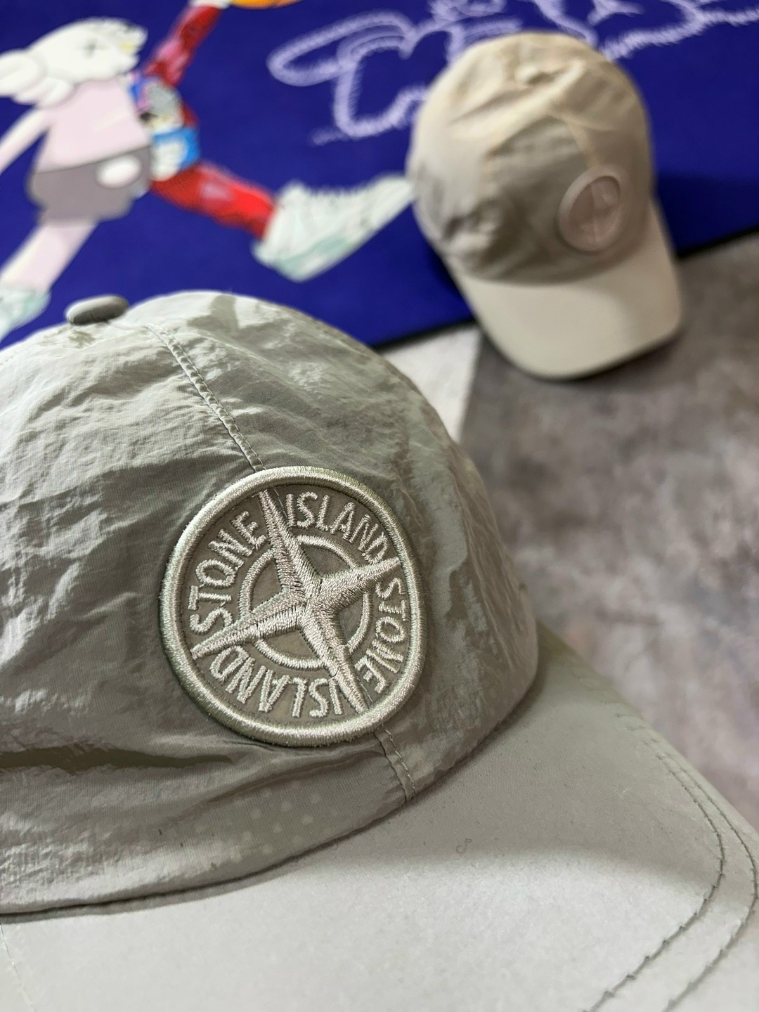stone island кепка с нашивкой в виде компаса серый,кепка stone island,бейсболка stone island,кепка со значком компаса stone island серый,бейсболка кепка с рефлективом stone island