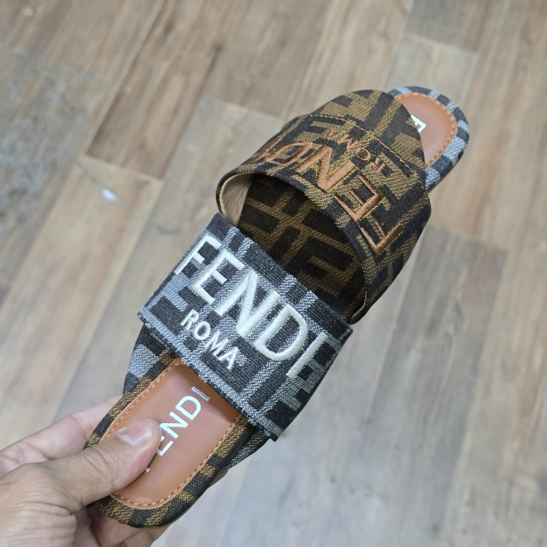 шлепанцы fendi,тапочки fendi,шлепки фенди,,шлепки fendi женские