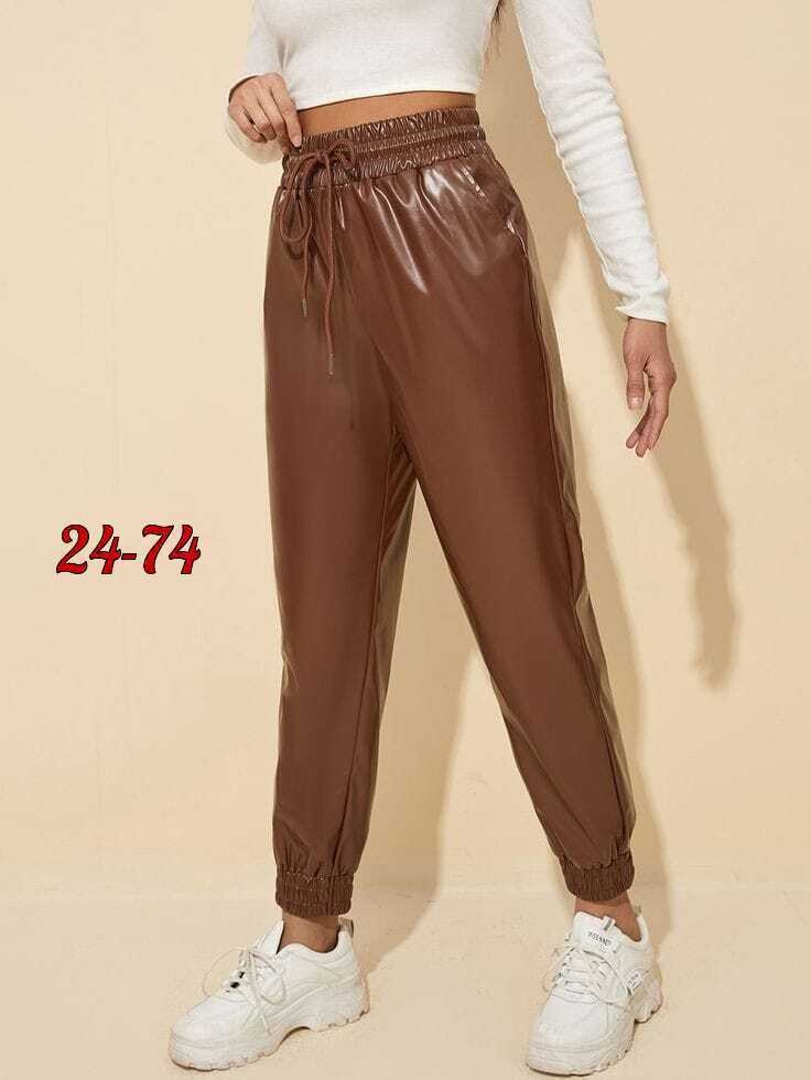 брюки джоггеры кожаные,джоггеры женские кожаные,брюки из экокожи женские бежевые,женские брюки из экокожи,джогеры женские