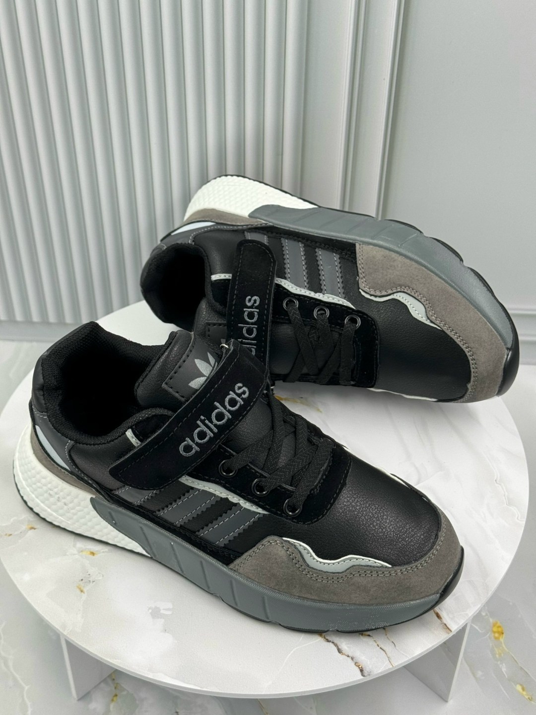 кроссовки adidas,кроссовки,кроссовки адидас zx 700 мужские,кроссовки мужские adidas,детские кроссовки