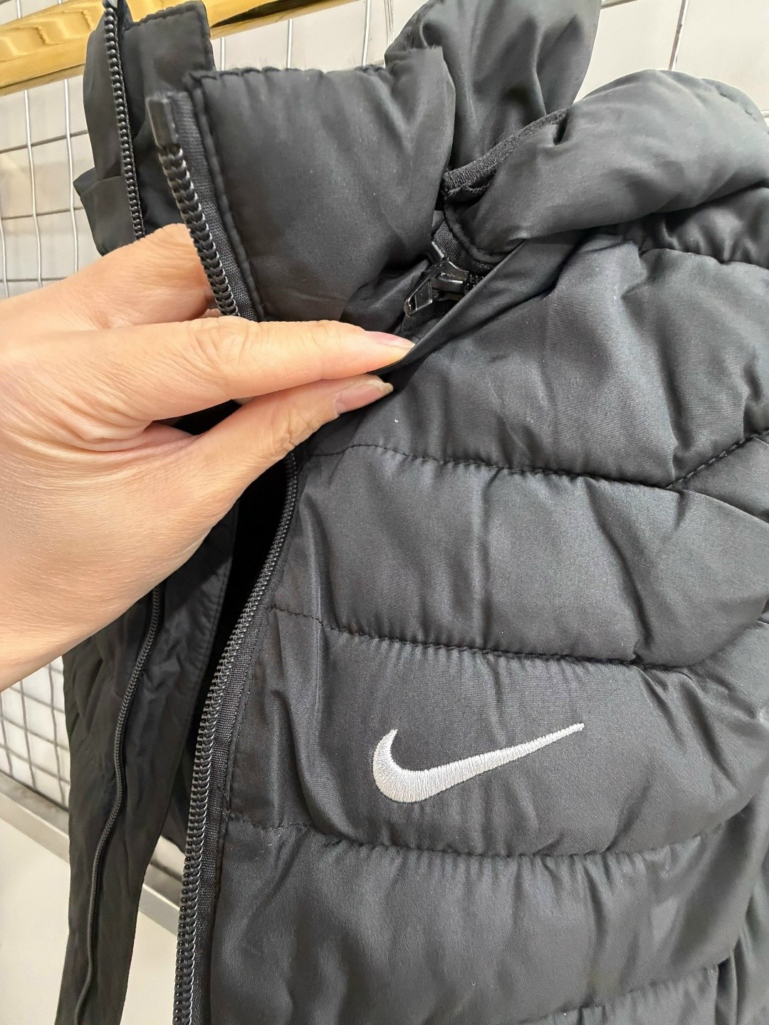 жилет мужской,жилетка nike,жилетка мужская,жилет безрукавка,жилет мужской утепленный рибок