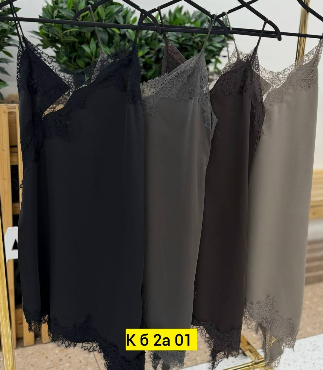 майка с кружевами,топ с кружевом,шелковая майка с кружевом,топ в бельевом стиле,топ шелковый с кружевом