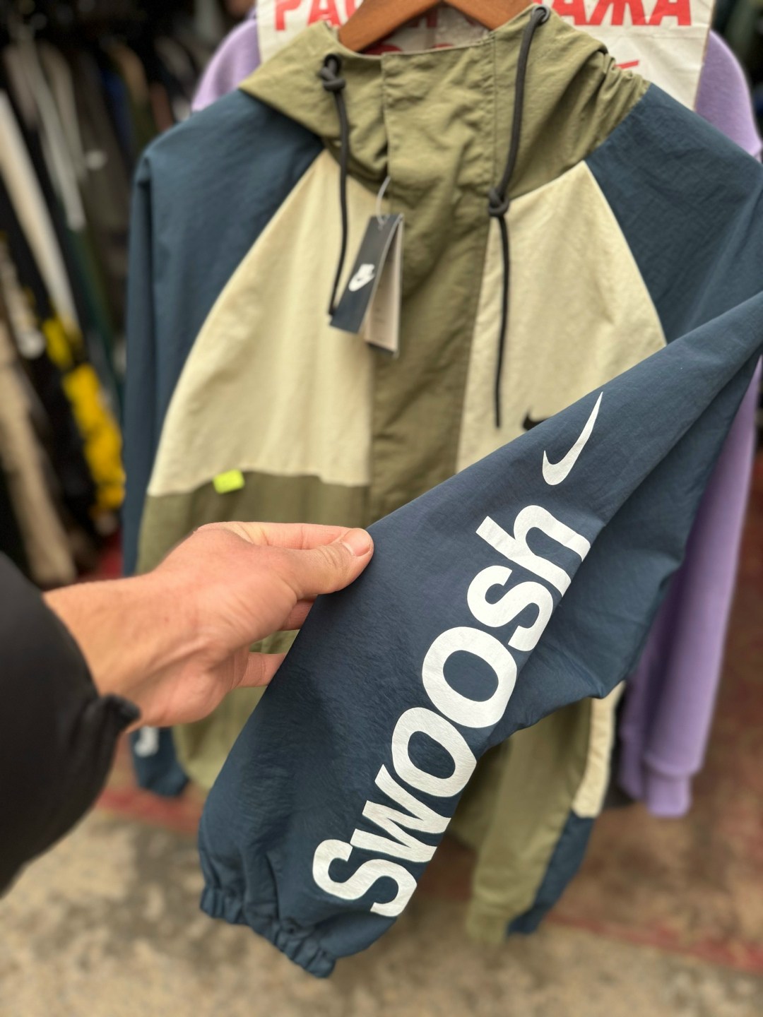 nike ветровка,мужская куртка nike,бомбер nike,куртка мужская спортивная,куртка nike sportswear swoosh