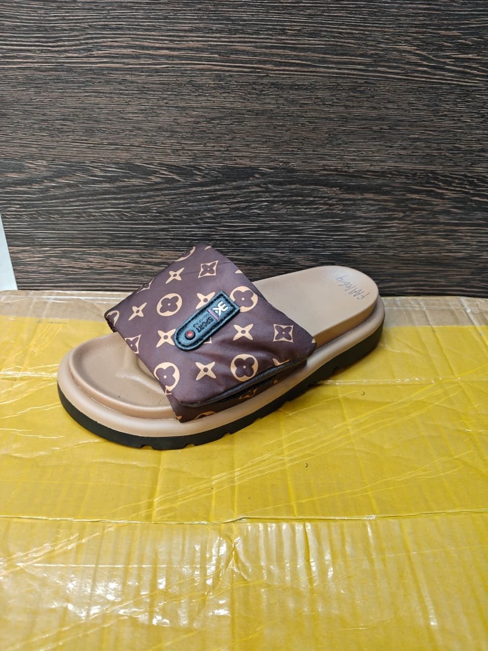 шлепанцы женские луи виттон,,шлепанцы луи виттон,шлепки луи витон,шлепанцы louis vuitton
