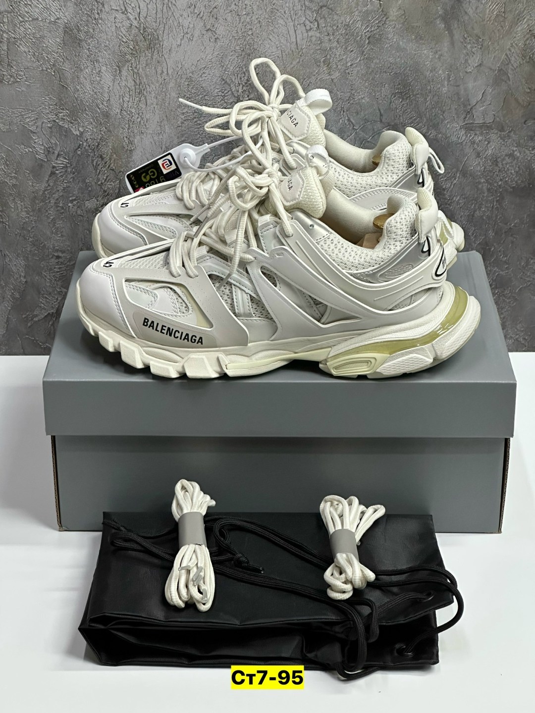 кроссовки balenciaga track,кроссовки balenciaga,мужские кроссовки balenciaga track белые с серым,кроссовки женские баленсиага balenciaga 455081514,кроссовки баленсиага balenciaga