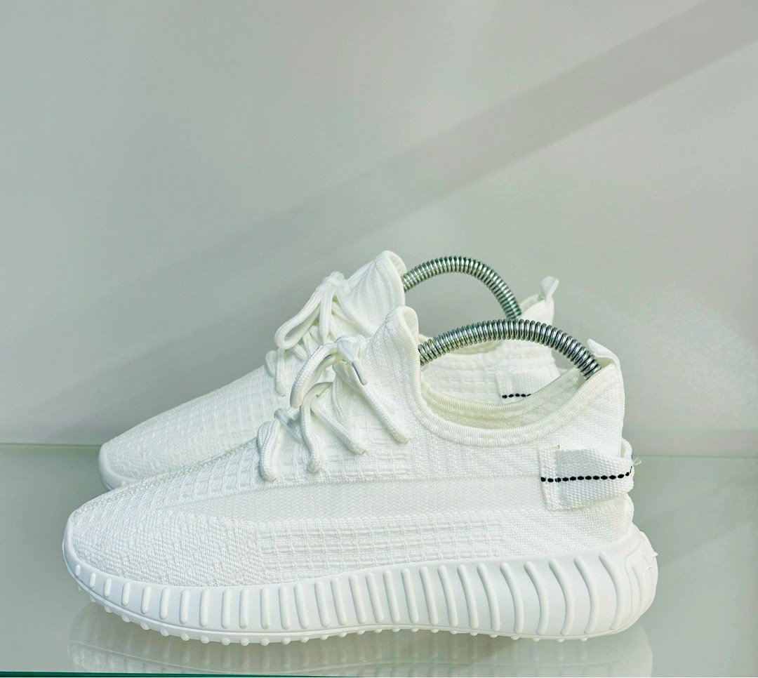 кроссовки женские белый,кроссовки,женские кроссовки,кроссовки ,кроссовки изики