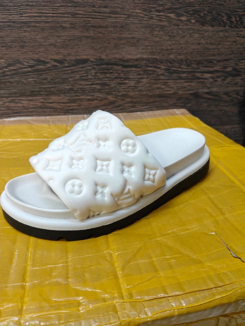 шлепанцы женские луи виттон,,шлепанцы луи виттон,шлепки луи витон,шлепанцы louis vuitton