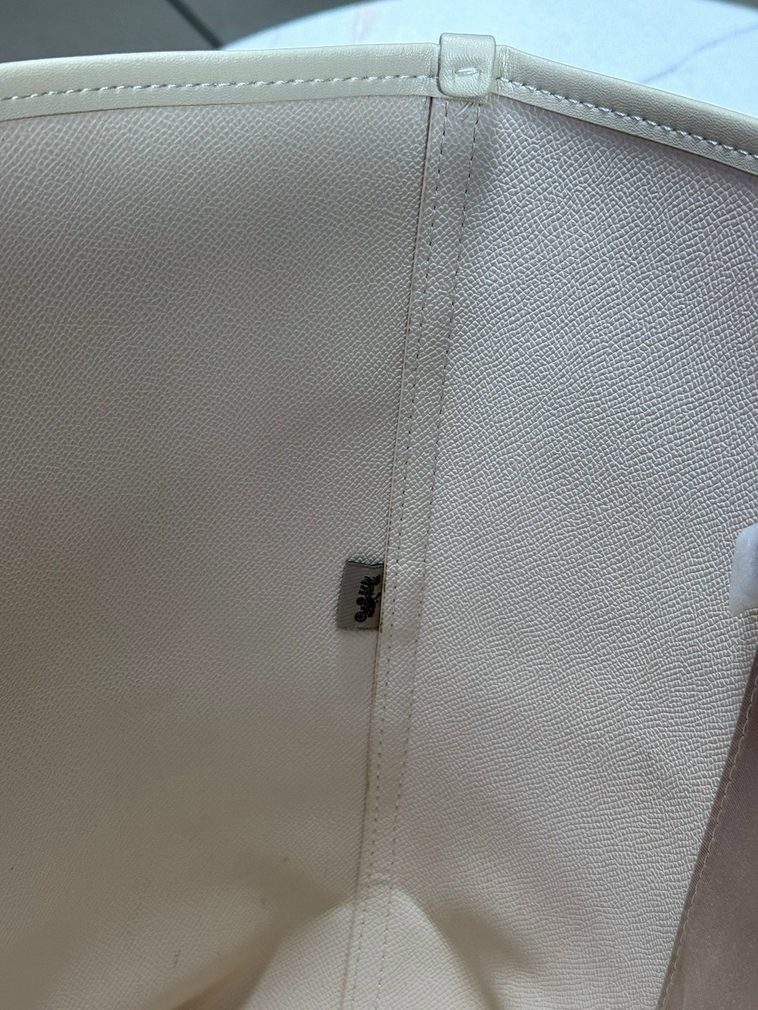 coach женская сумка,coach city zip tote white,сумка coach,сумка тоут coach,coach signature city zip tote in white