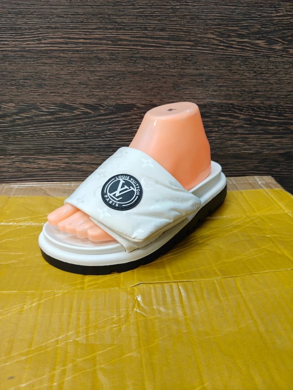 шлепанцы женские луи виттон,,шлепанцы луи виттон,шлепки луи витон,шлепанцы louis vuitton