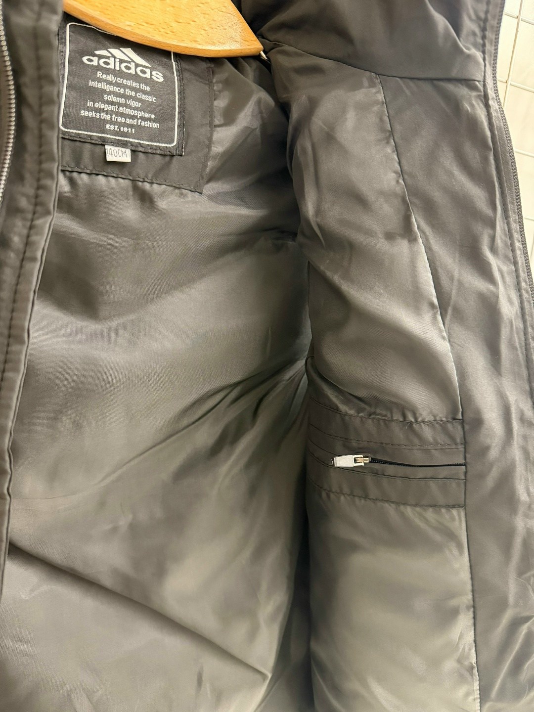 жилет adidas,жилет утепленный adidas,мужские жилеты adidas,жилетка adidas,жилетка теплая adidas