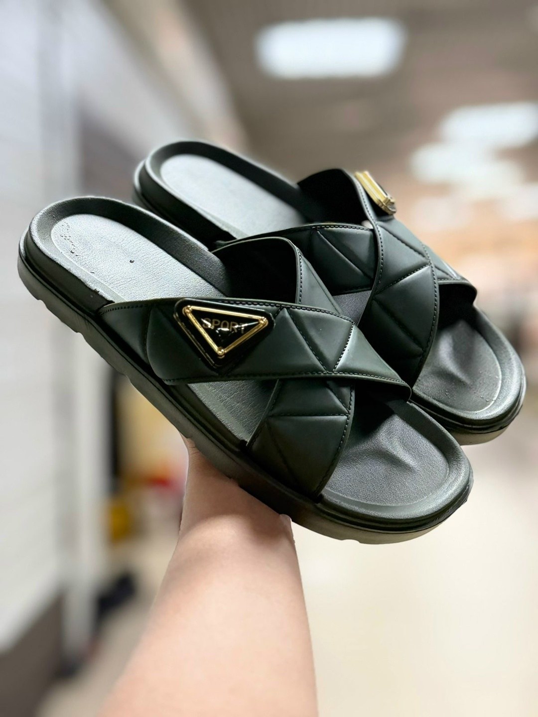 шлепанцы женские,шлепанцы prada,шлепки прада черные,шлепки prada,кожаные шлепанцы