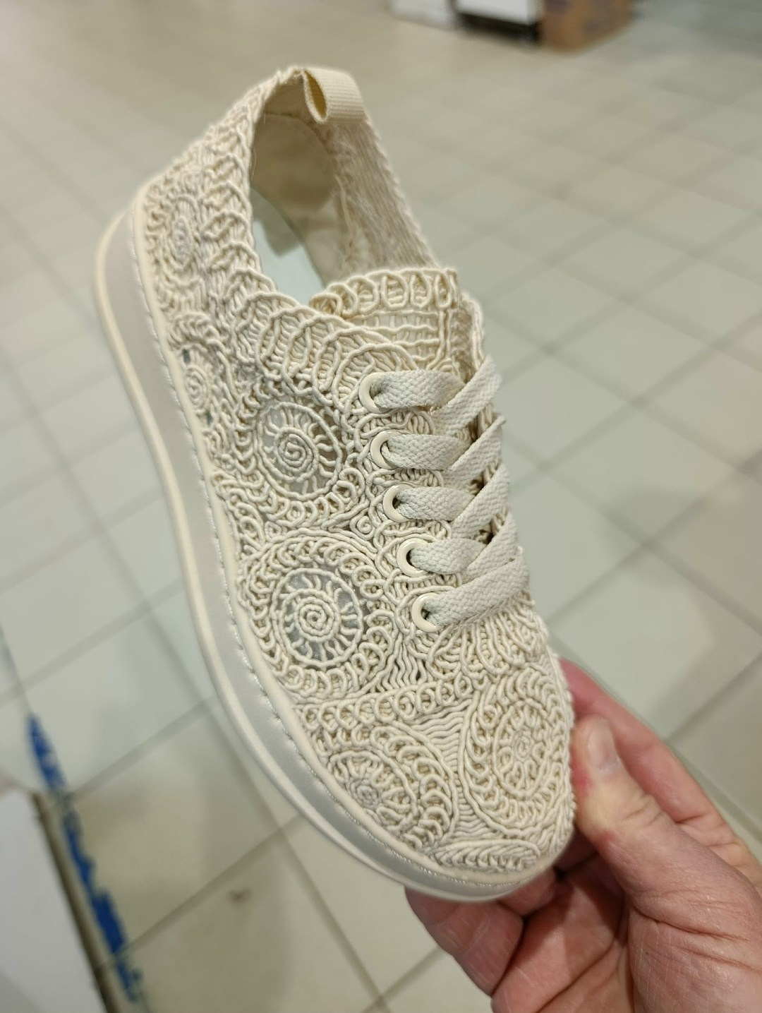 ,кружевные кеды конверс,валберис кружевные кеды,кружевные кеды,кеды с кружевом