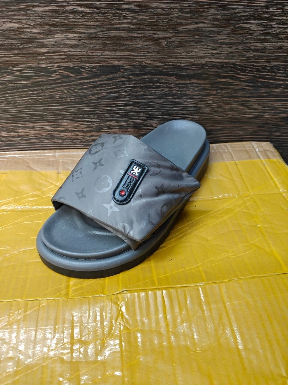 шлепанцы женские луи виттон,,шлепанцы луи виттон,шлепки луи витон,шлепанцы louis vuitton