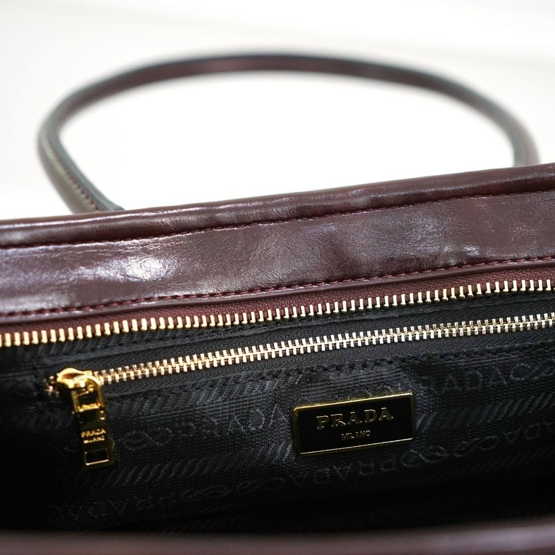 сумка prada натуральная кожа 32-16,сумка женская prada,сумка,сумка prada натуральная кожа 38х24,сумка prada