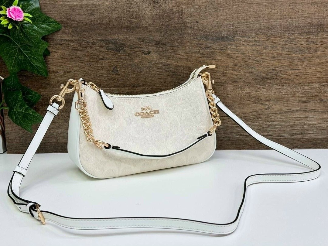 женская сумка coach,сумка coach,coach сумка на плечо,сумка coach белая,сумка coach teri белая кожаная