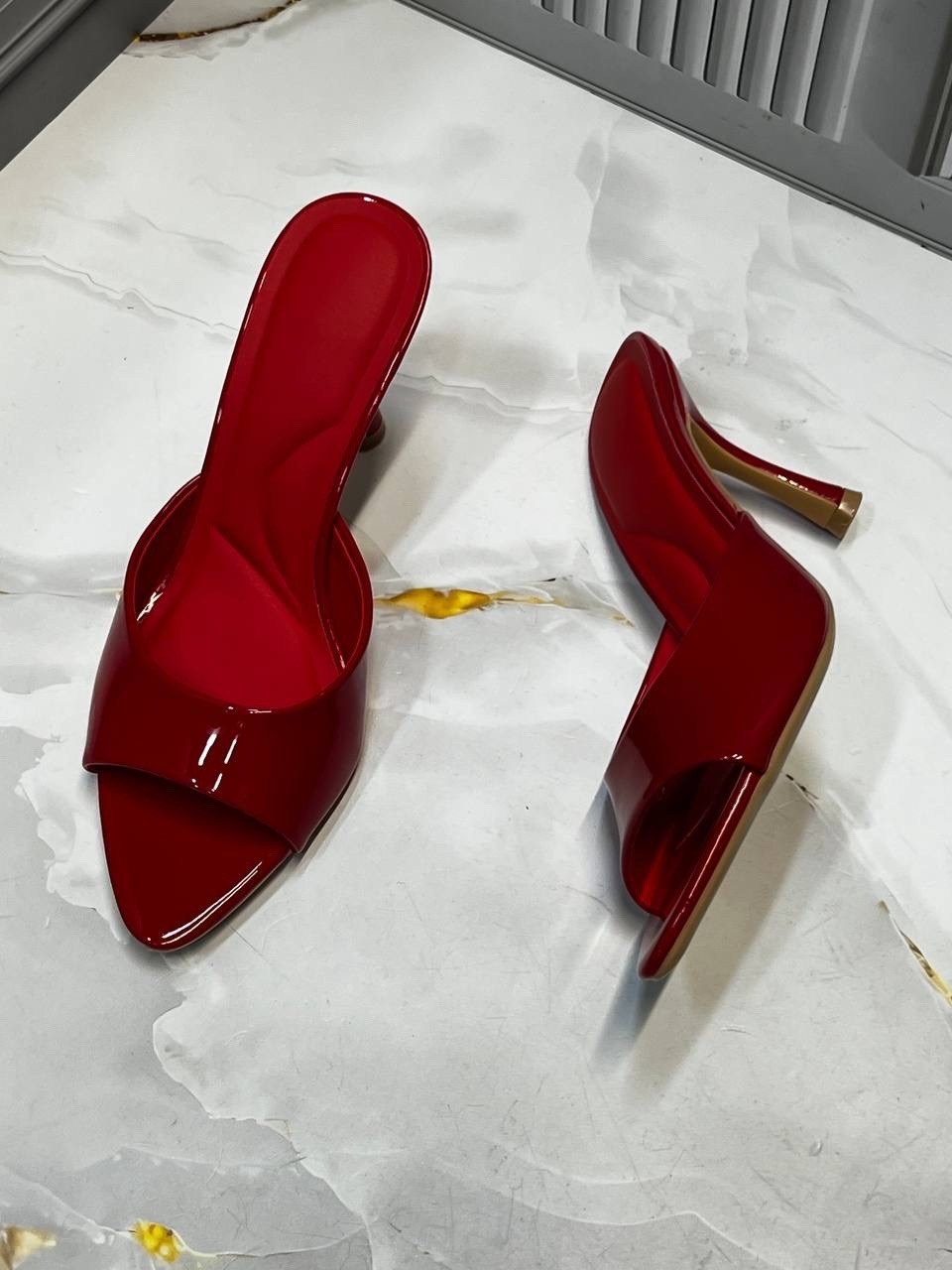 босоножки на каблуках,мюли женские,женские босоножки,мюли лаковые,мюли на каблуке