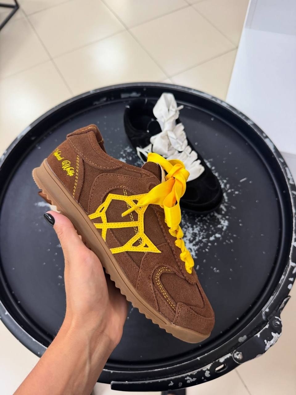 ,кроссовки женскиe,повседневные кроссовки,замшевые кроссовки,спортивная