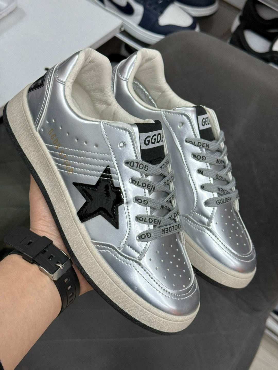golden goose лаковые кроссовки,кроссовки ball star черного и белого цвета golden goose,кеды golden goose,,кроссовки golden goose
