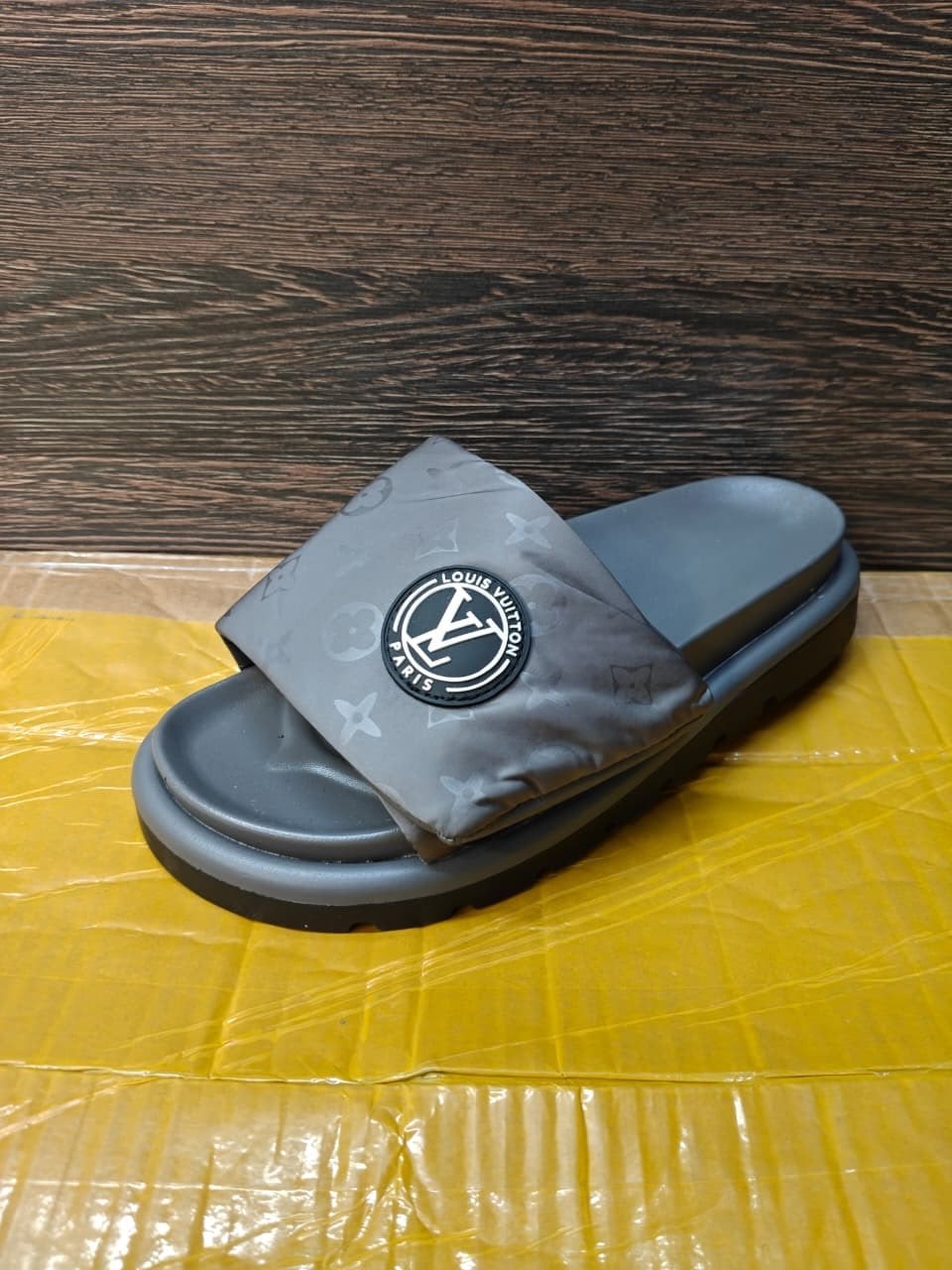 шлепанцы женские луи виттон,,шлепанцы луи виттон,шлепки луи витон,шлепанцы louis vuitton