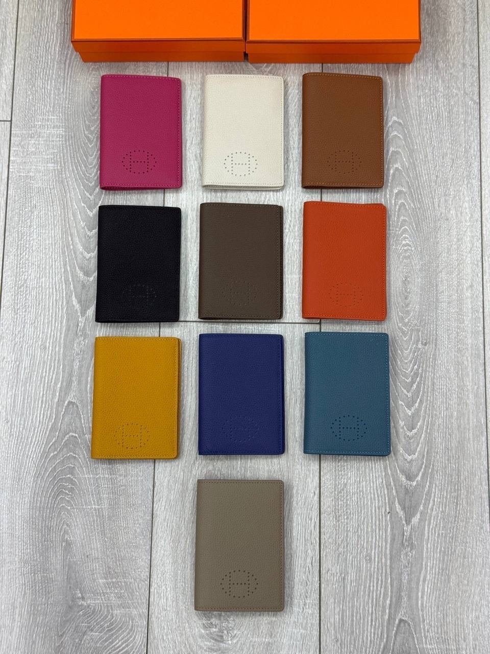 hermes обложка для паспорта,кошелек hermes,обложка для паспорта из натуральной кожи,обложка для паспорта louis vuitton,кожаная обложка на паспорт