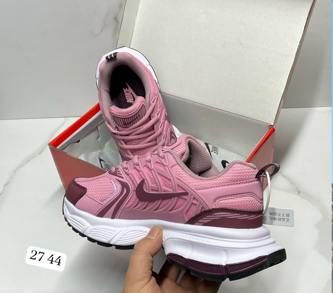 кроссовки,женские кроссовки,nike женские кроссовки,кроссовки nike,спортивная