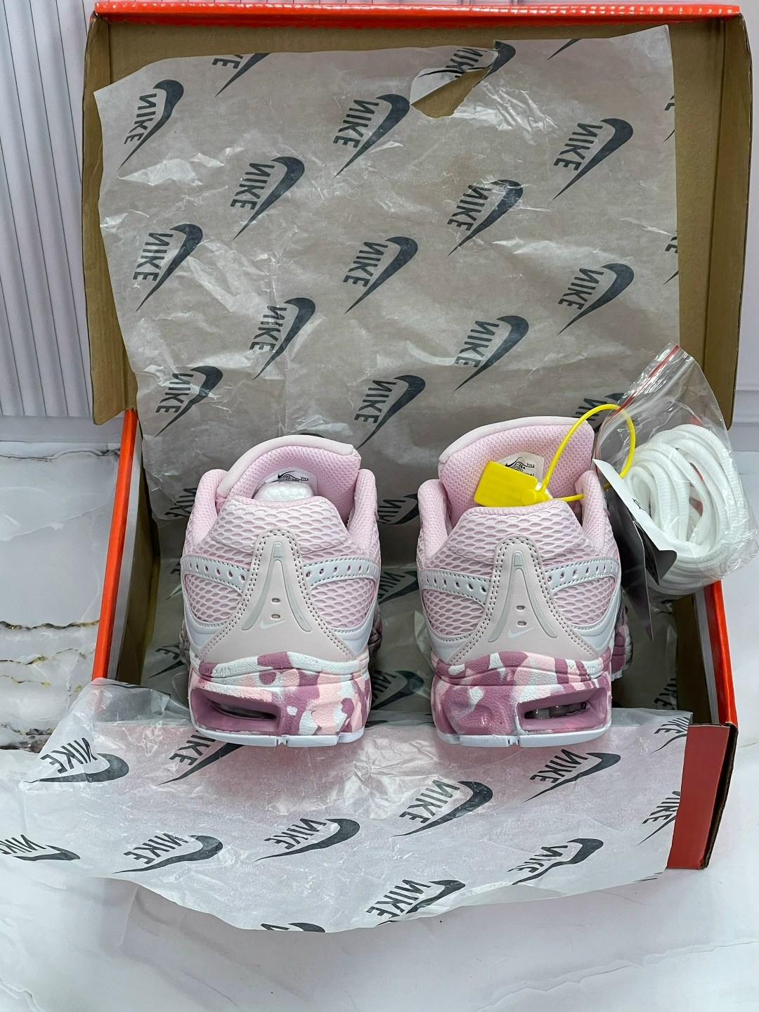 кроссовки nike initiator slip resistant розовые,кроссовки nike initiator розовые pink y2k женские,кроссовки,кроссовки initiator running nike бело-розовый,кроссовки nike initiator pink женские