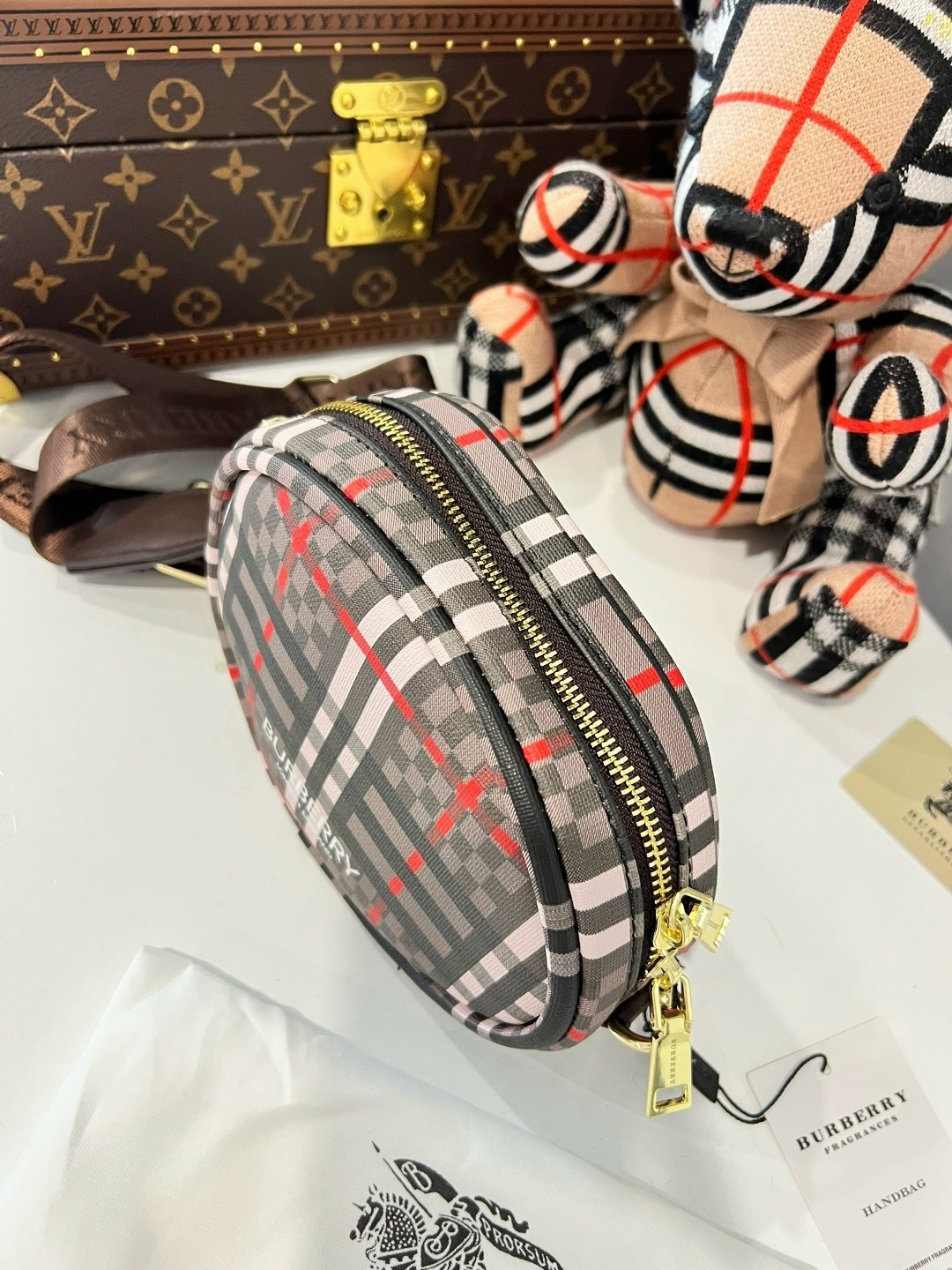 поясная сумка burberry,burberry сумка,пояс burberry,burberry сумка на пояс,burberry поясная сумка с монограммой
