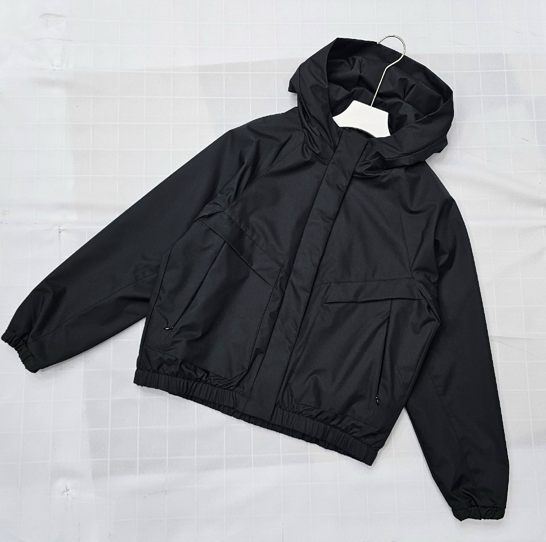 ветровка,куртка,куртка женская,легкая куртка,куртка женская бежевая