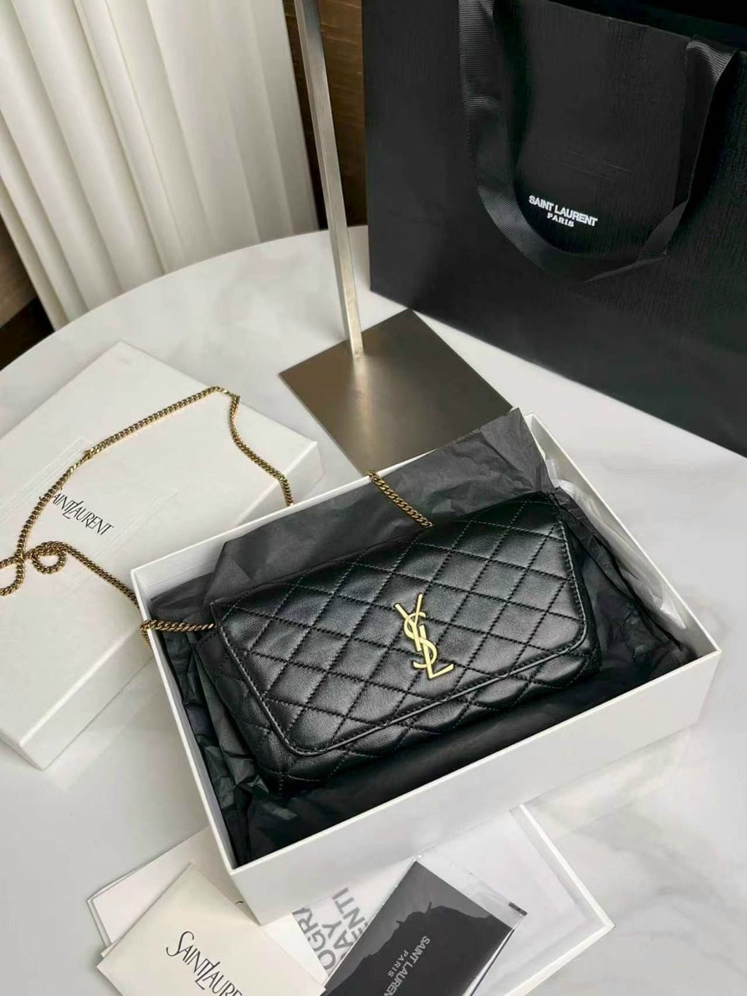 сумка с цепочкой,cумка saint laurent,yves saint laurent сумка,сумка на плечо saint laurent,клатч