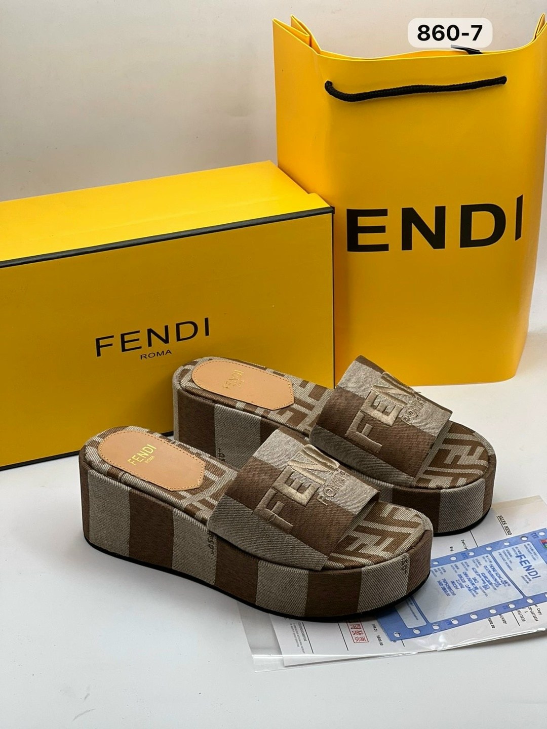 шлепки фенди,шлепанцы fendi,шлепанцы женские,шлепанцы женские fendi,
